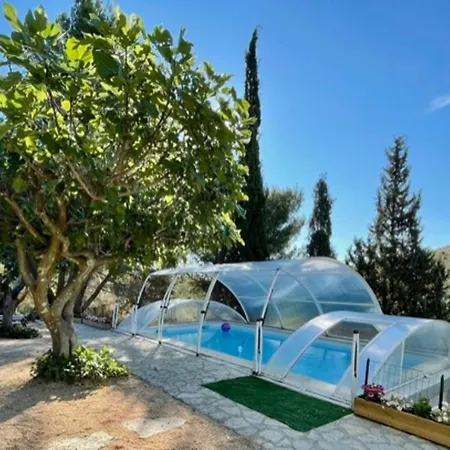 Charmante A Avec Piscine Privee